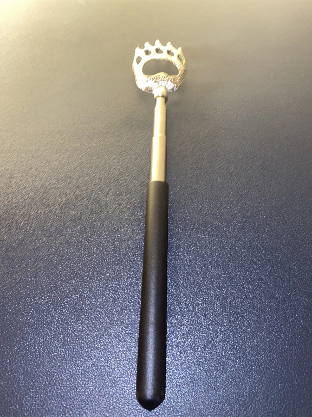 Portable Extendable Telescopic Bear Claws Metal Back Scratchers/Hand Massager