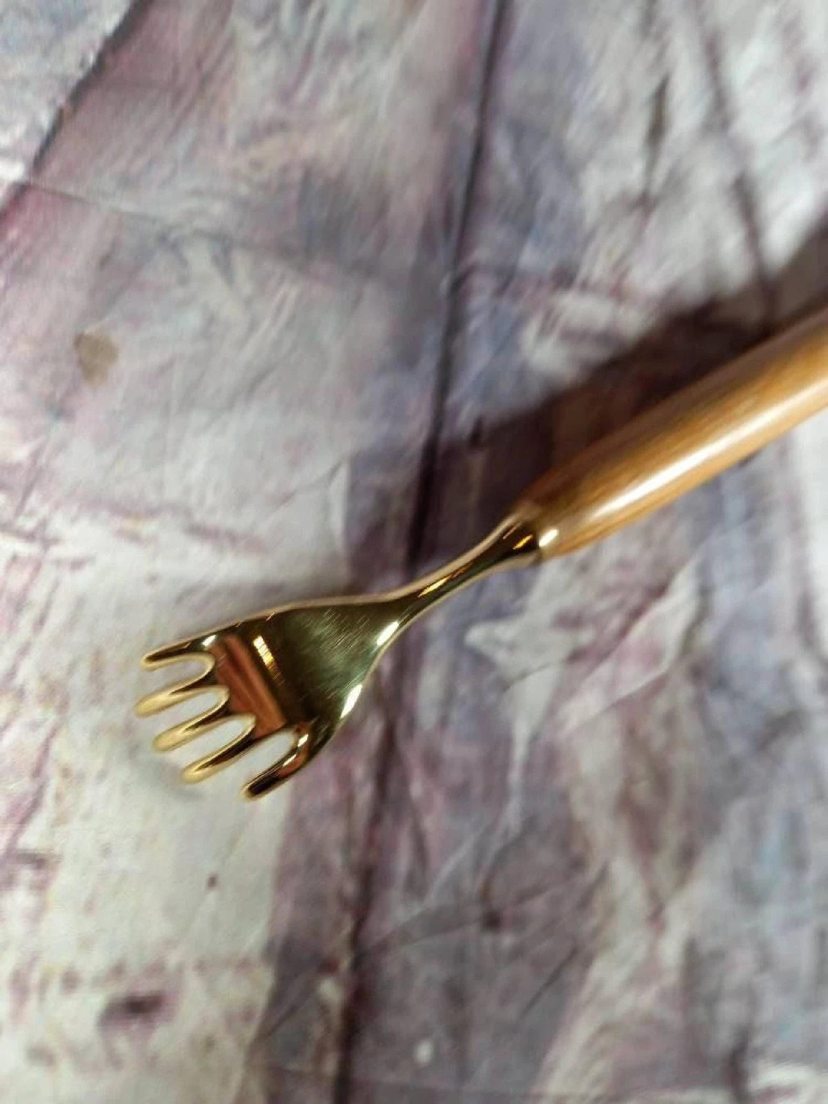 Manly Back Scratcher with Whiskey Barrel Handle – Unique Gift for Dad, Grandpa,