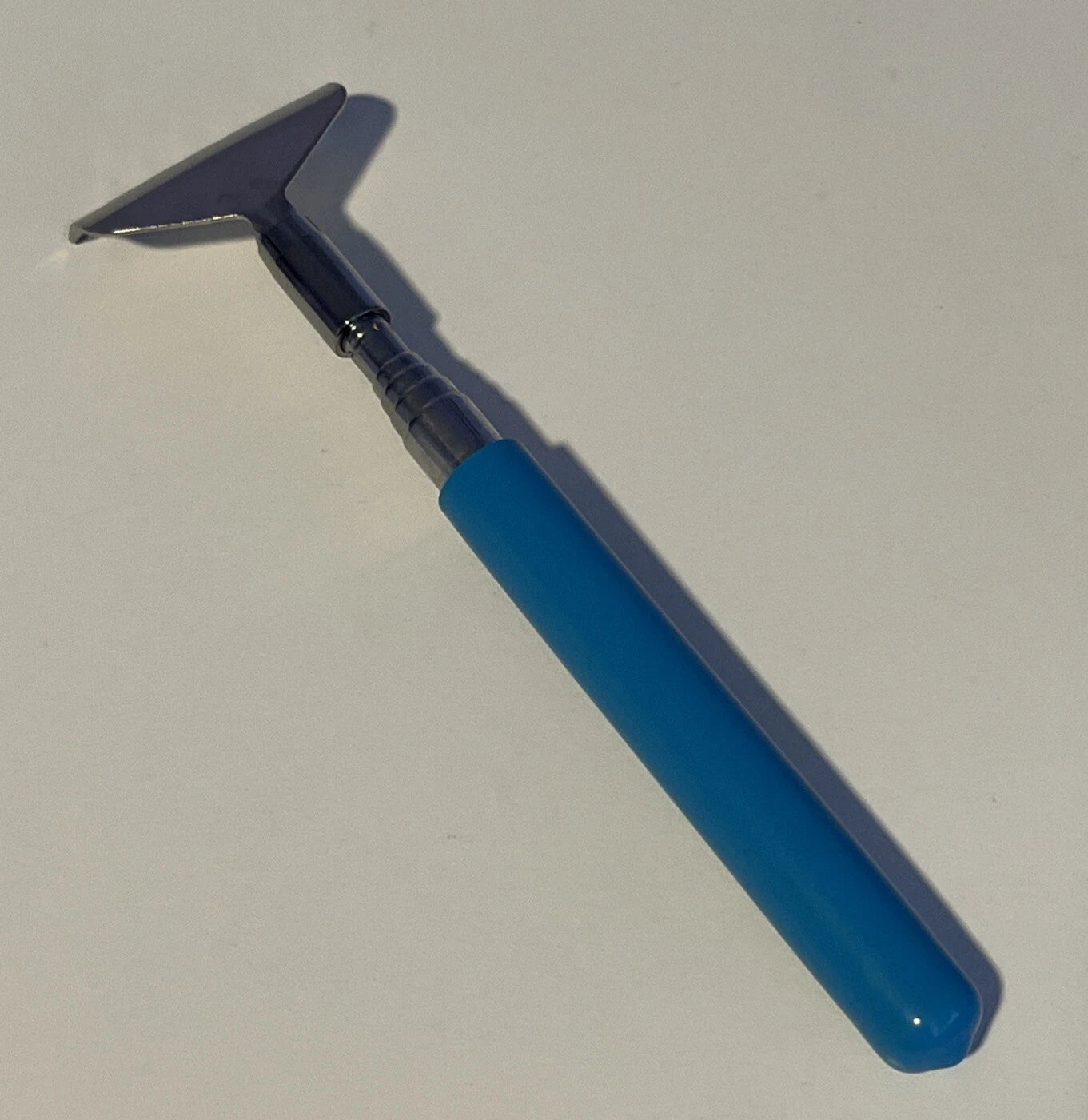 Telescopic Back Scratcher – Extends 6 5/8" to 19 1/2" Compact & Lightweight