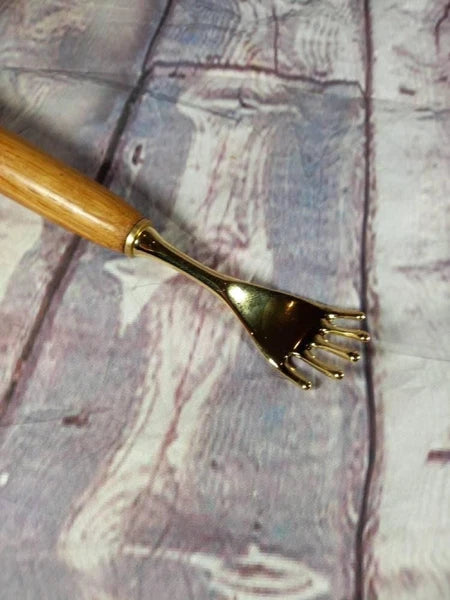 Manly Back Scratcher with Whiskey Barrel Handle – Unique Gift for Dad, Grandpa,
